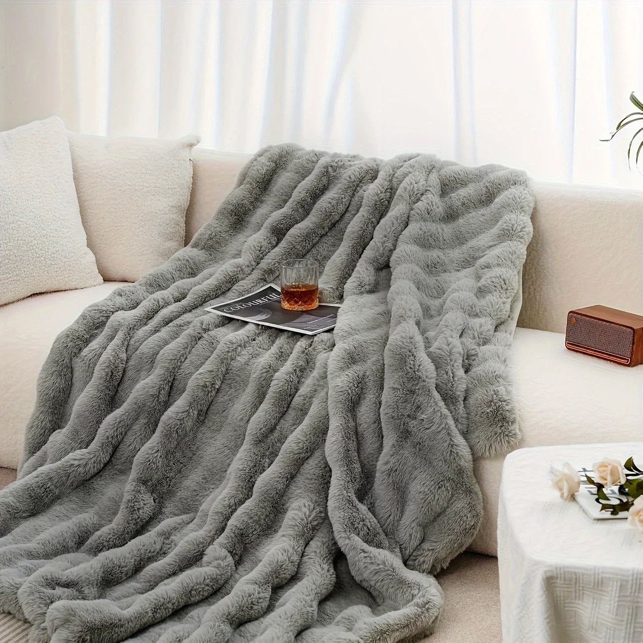 Bubble Fleece Blanket for Couch, Faux Rabbit Fur Throw, Soft Cozy Fluffy Decorative Blanket