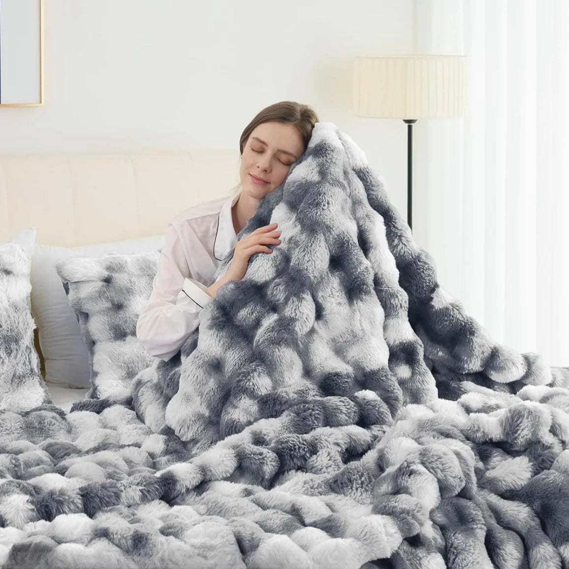 Bubble Fleece Blanket for Couch, Faux Rabbit Fur Throw, Soft Cozy Fluffy Decorative Blanket